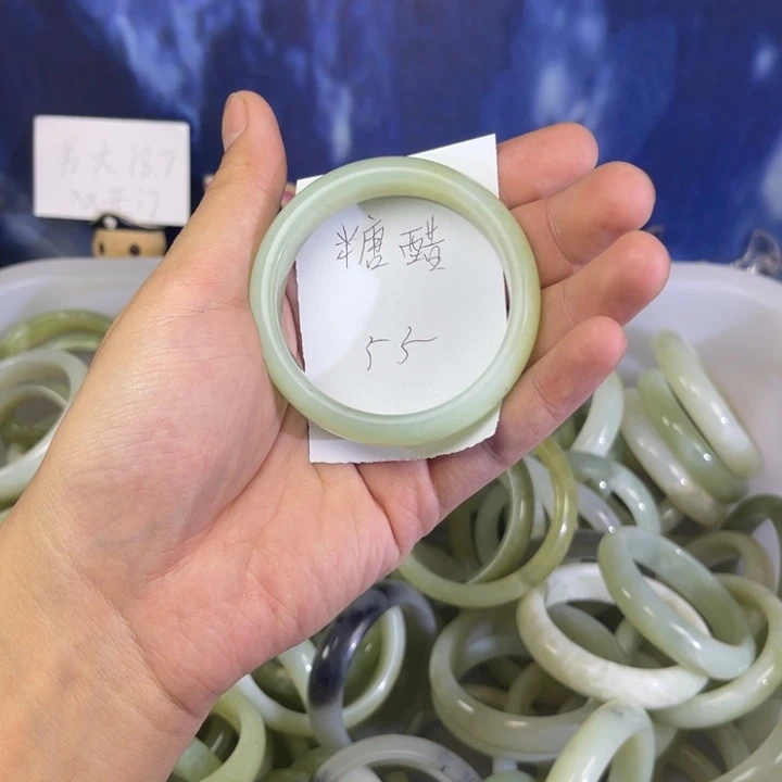 蛇纹石玉手镯未镶嵌?****?