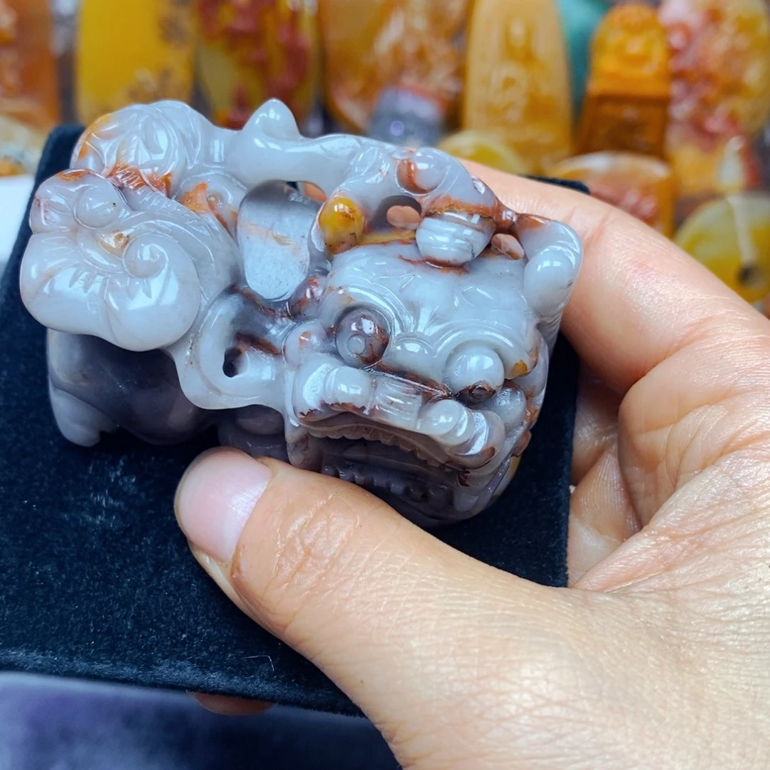 未镶嵌石英质玉（黄龙玉）颈饰