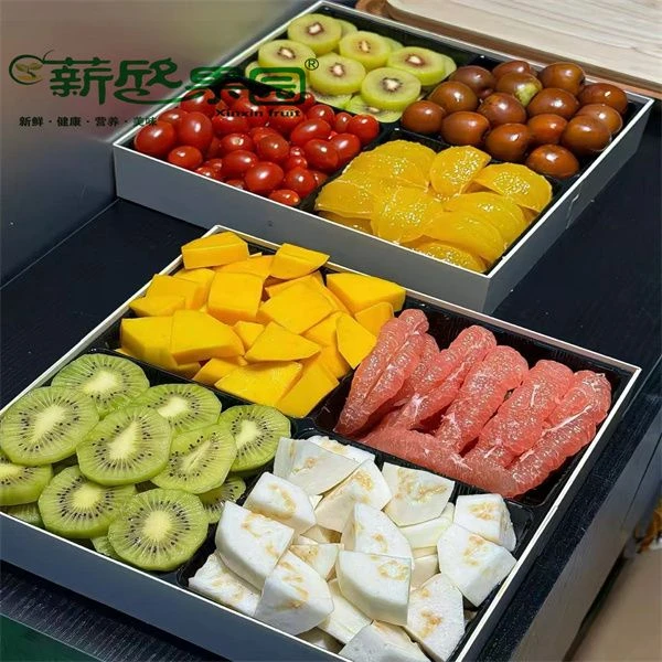 低奢商务聚会四宫格果切两盒八种水果约2000g