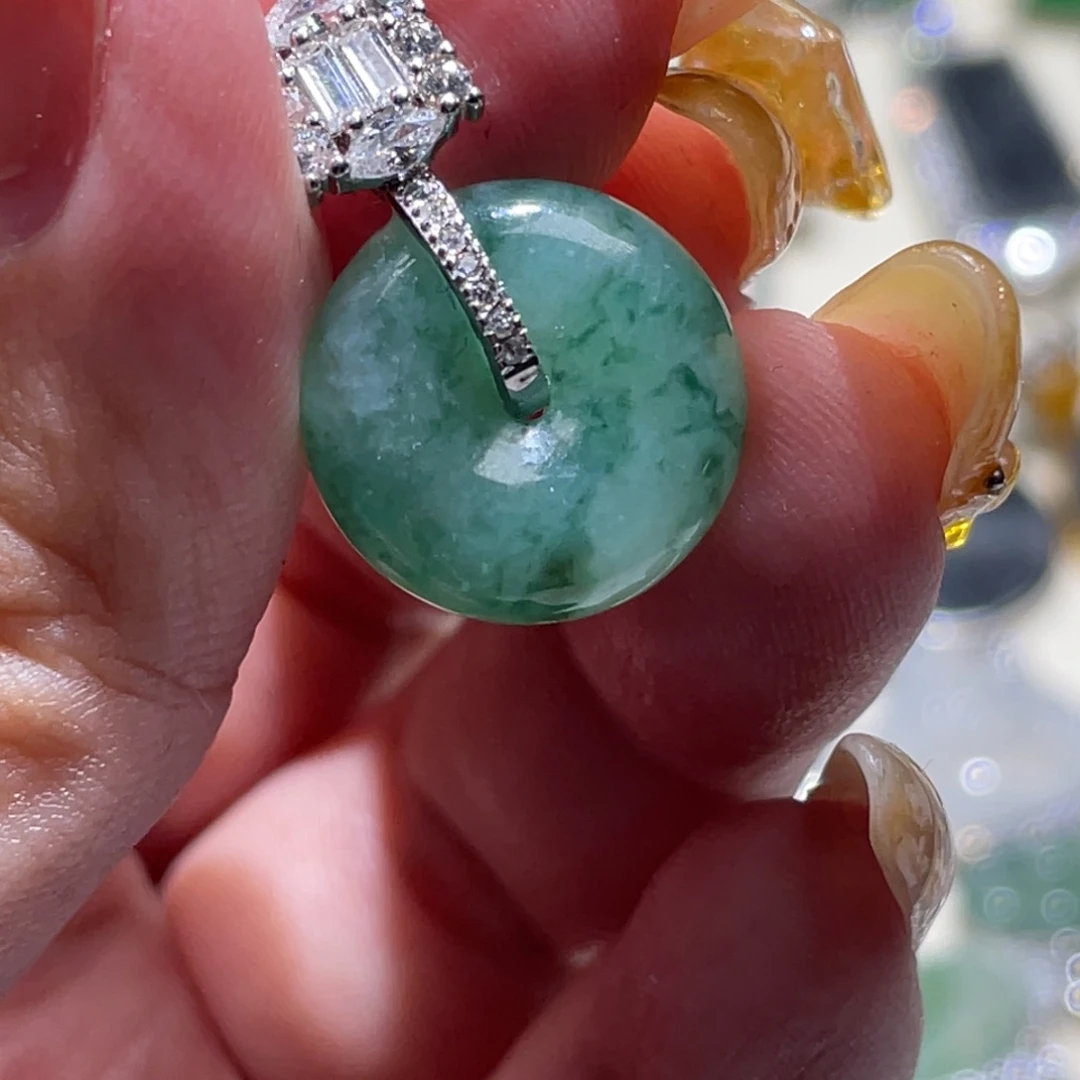 归***感颈饰银S925镶嵌翡翠