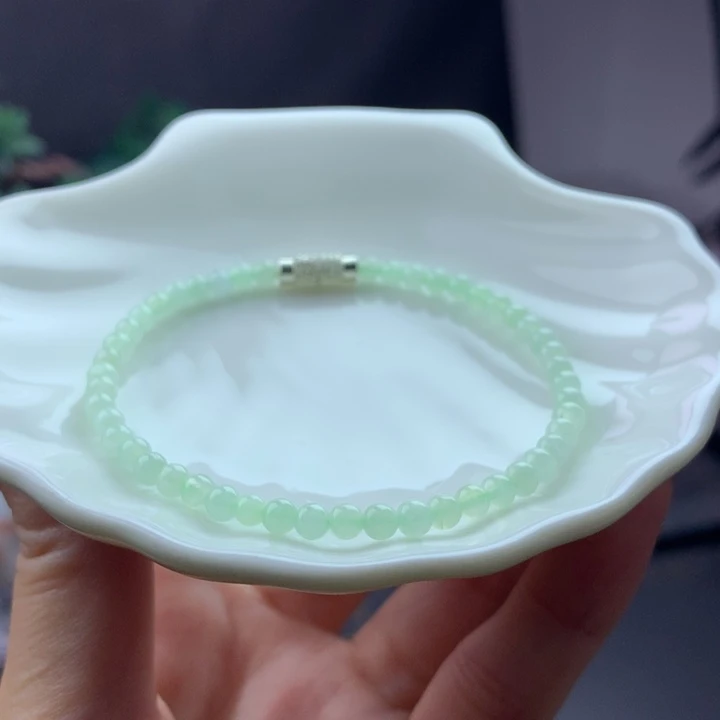 定制翡翠未镶嵌晴绿手串