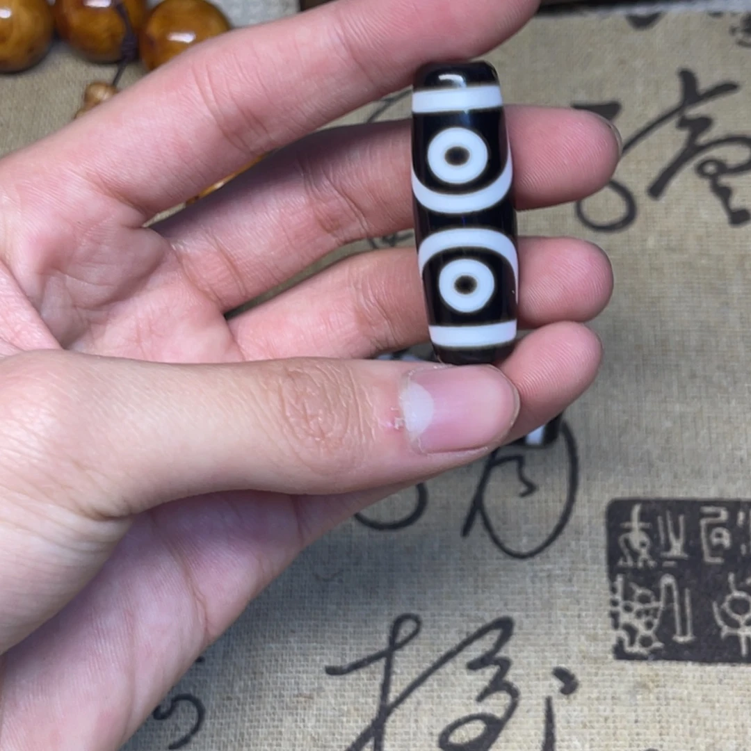 猴头核桃吊坠三眼天珠