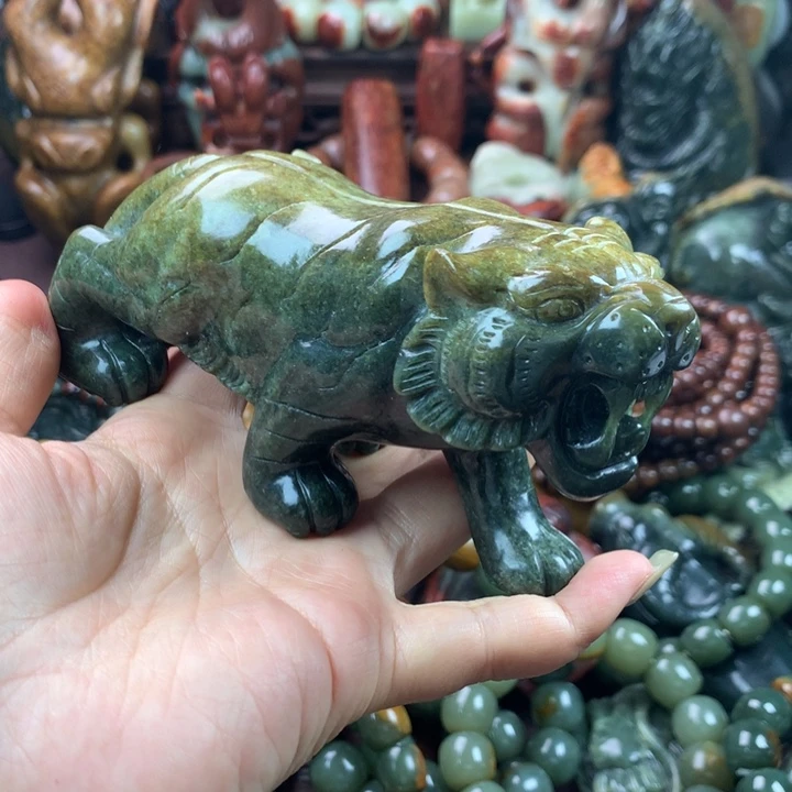 透闪石质玉未镶嵌珠宝奇石