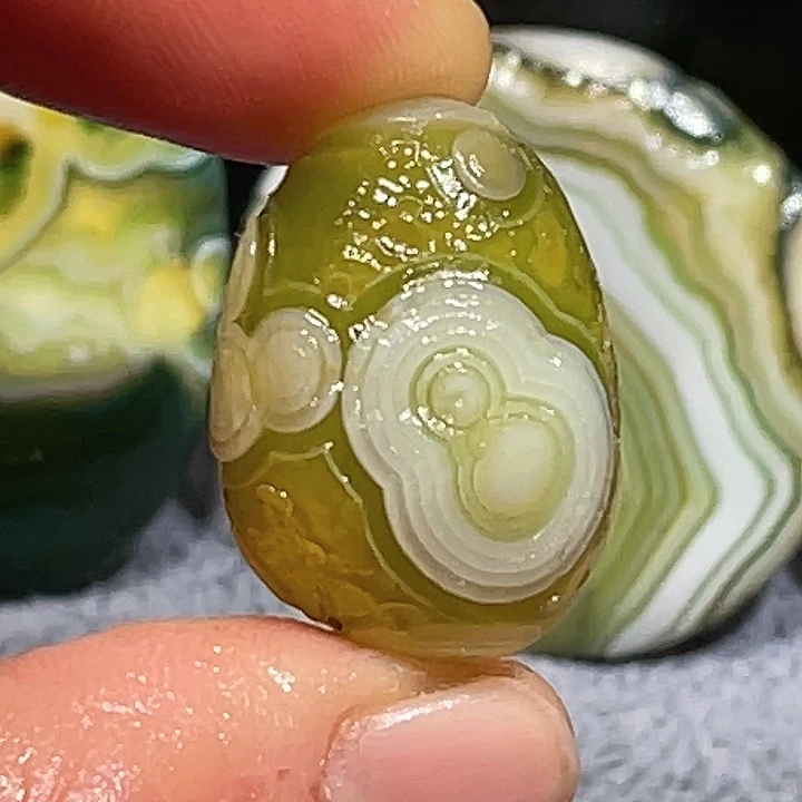 玛瑙/玉髓未镶嵌珠宝奇石