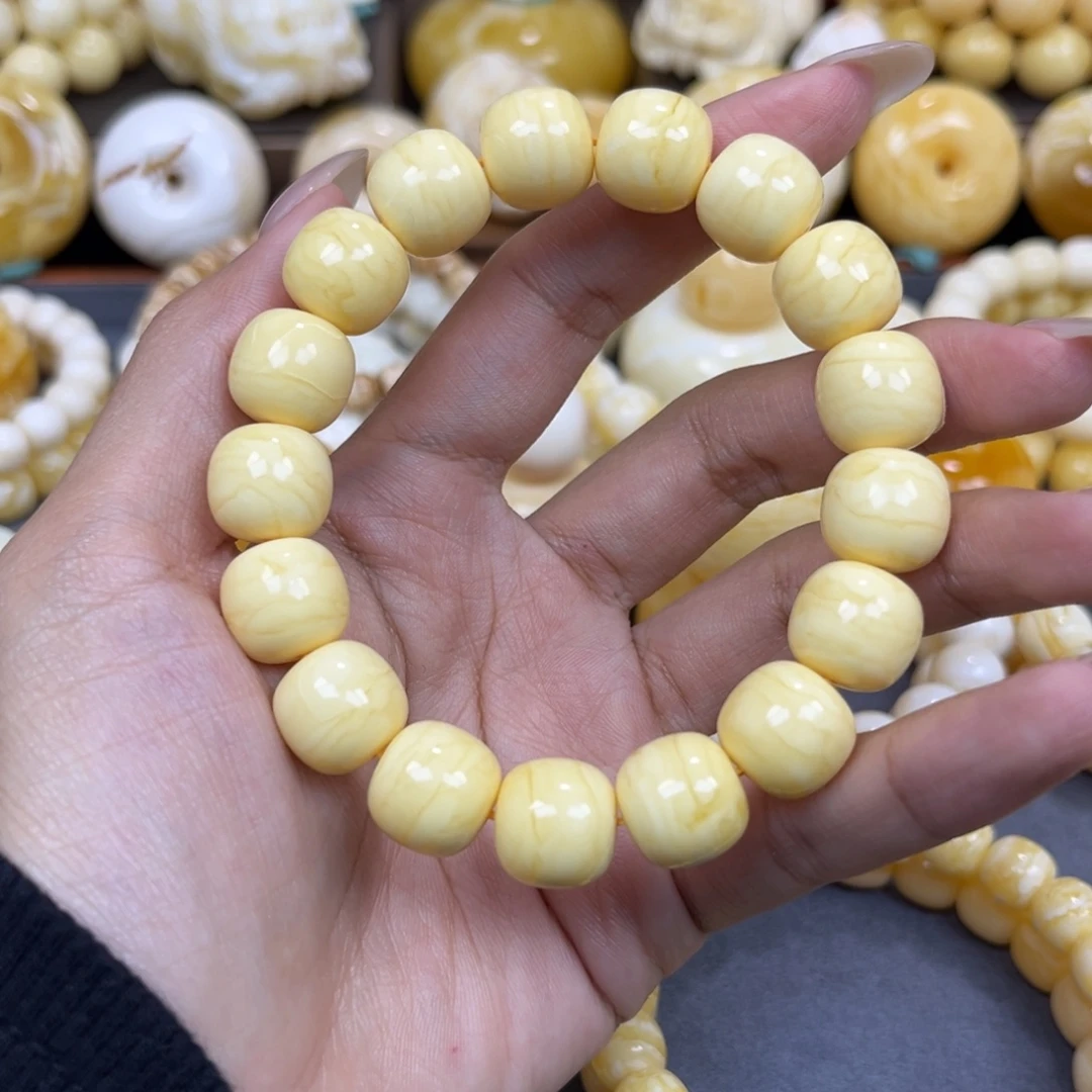 琥珀未镶嵌手串……