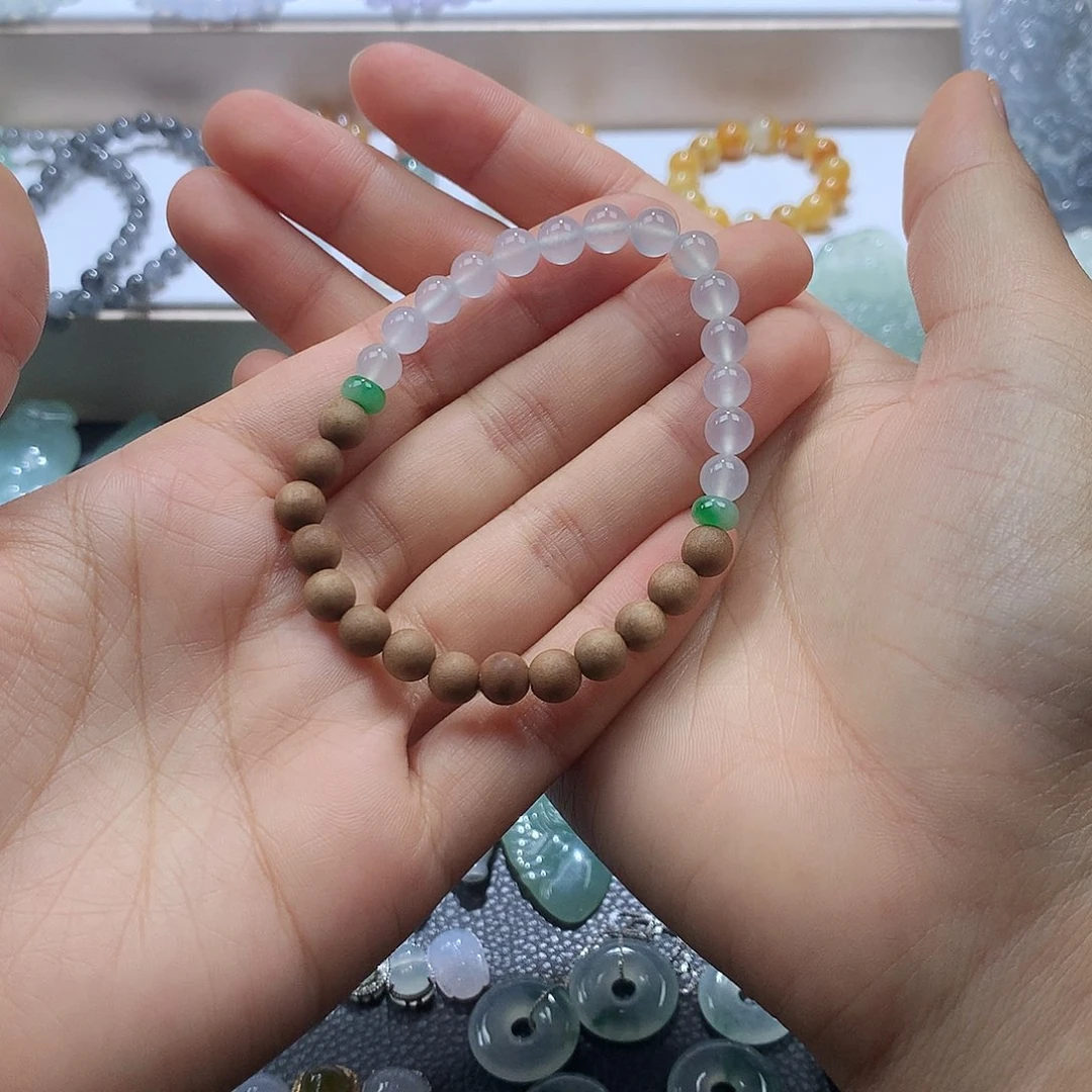 翡翠未镶嵌颈饰手串