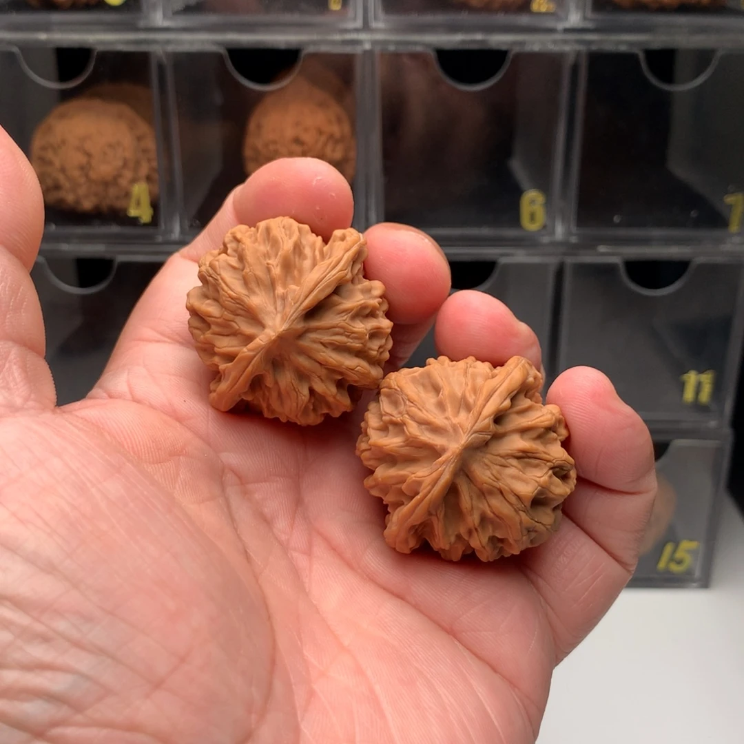 ㈠***煙桃核吊坠文玩核桃，ce257699