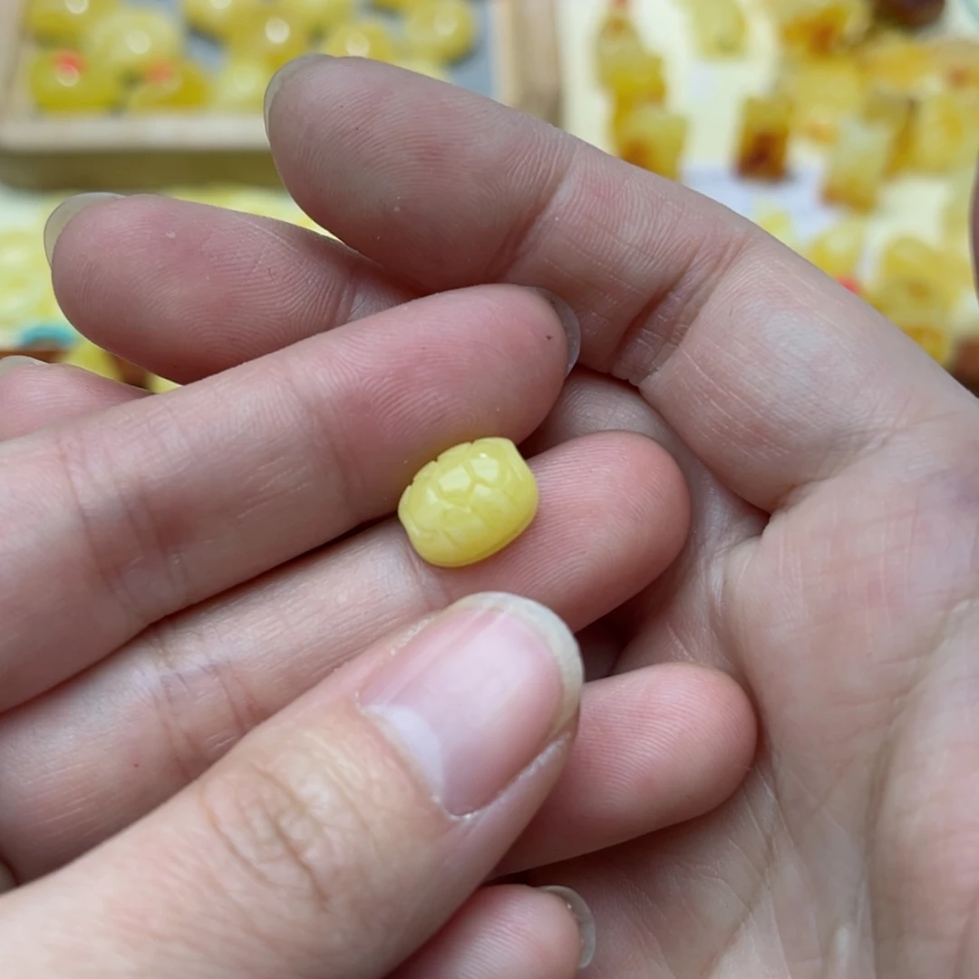 【闪购商品】蜜蜡裸石未镶嵌配饰