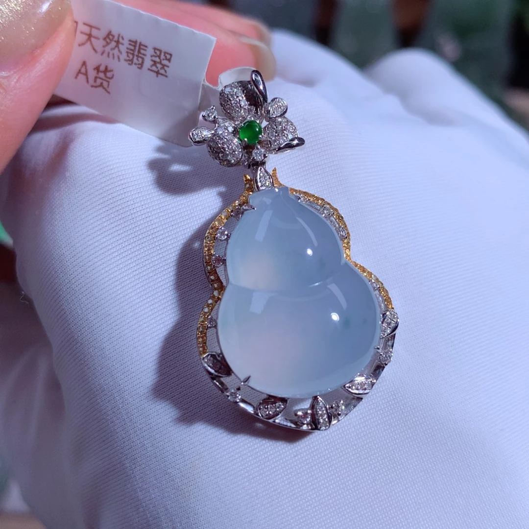 翡翠颈饰18K金镶嵌葫芦