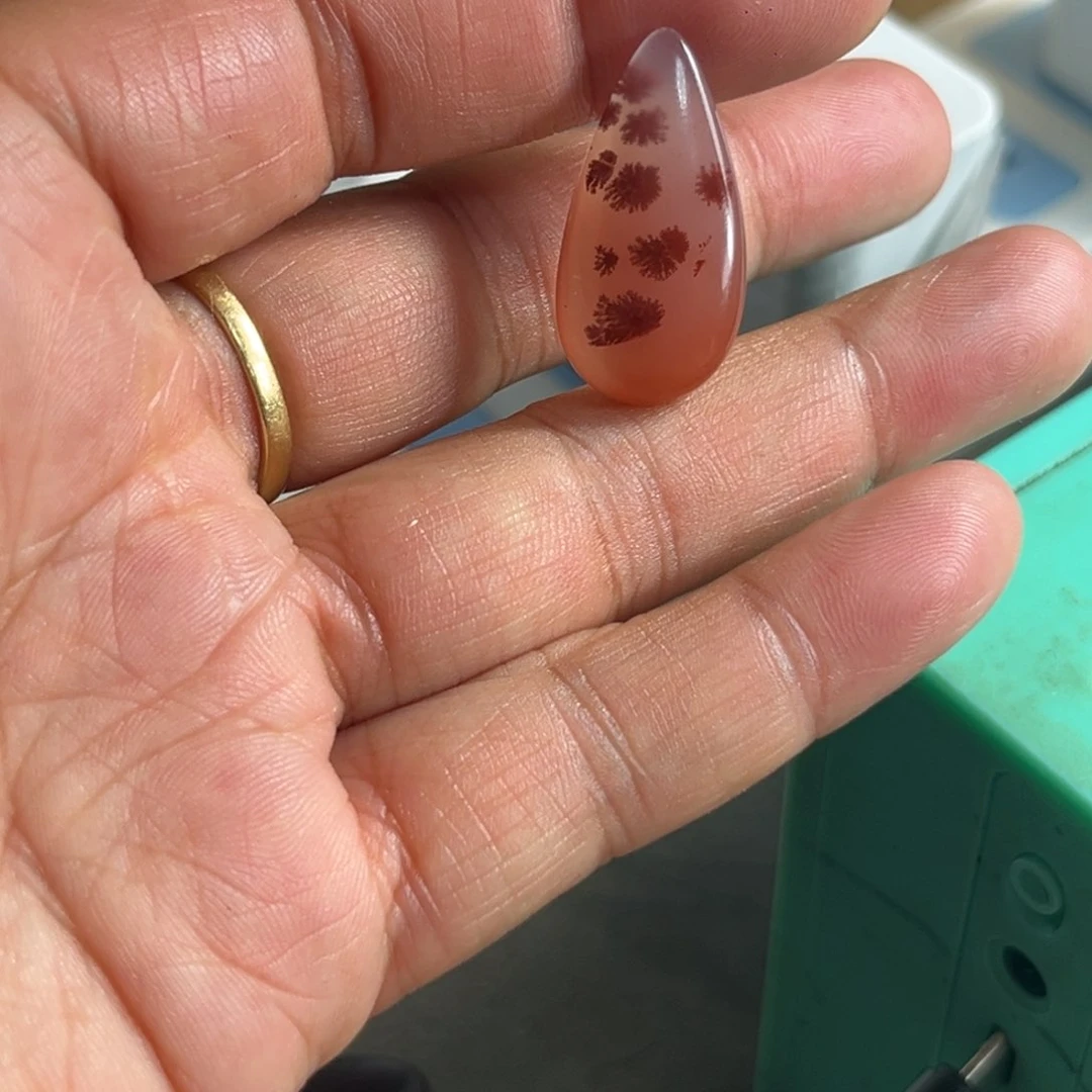 玛瑙/玉髓颈饰合金