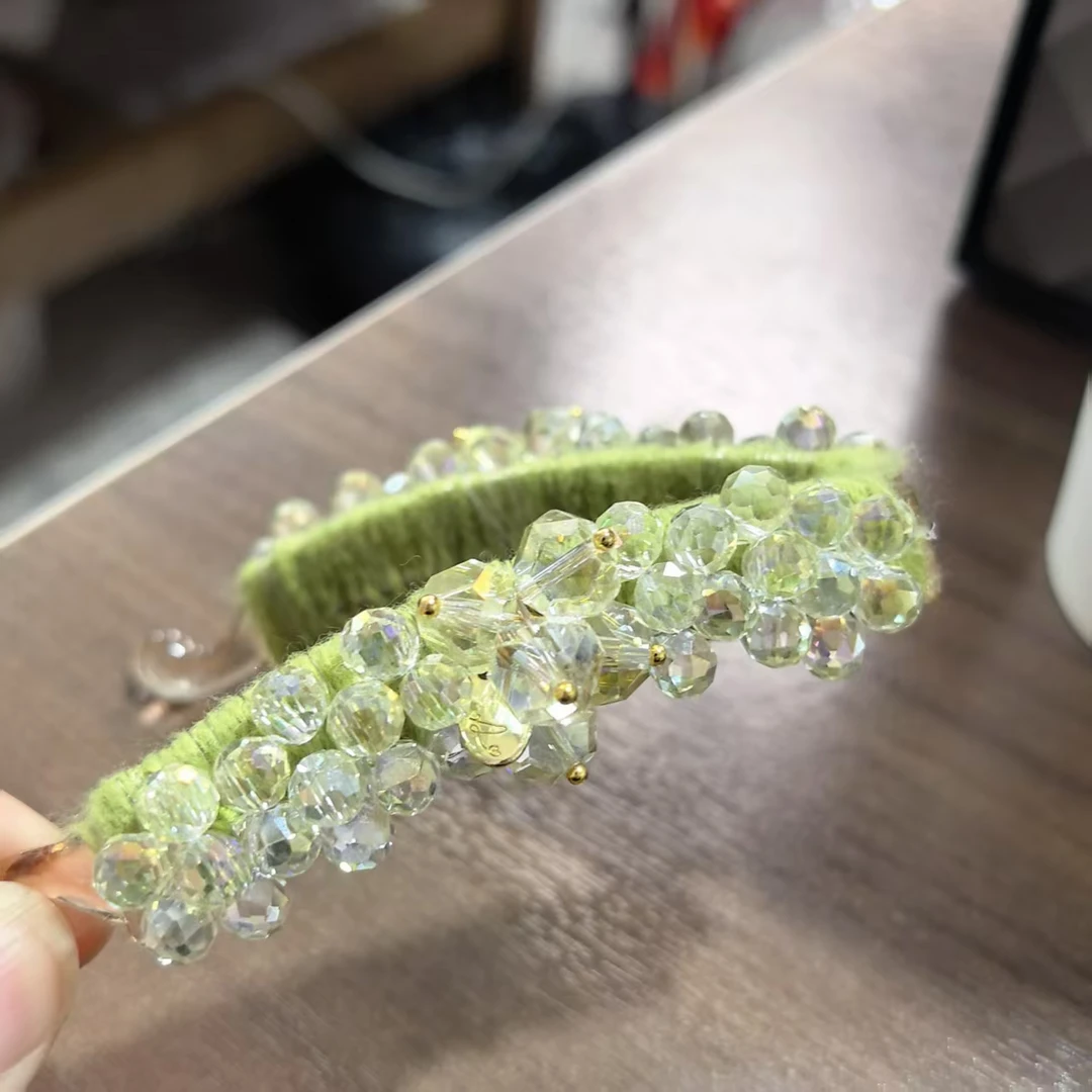 精品水晶新款精致绿色毛线缠底满水晶时尚香蕉夹WM-1209