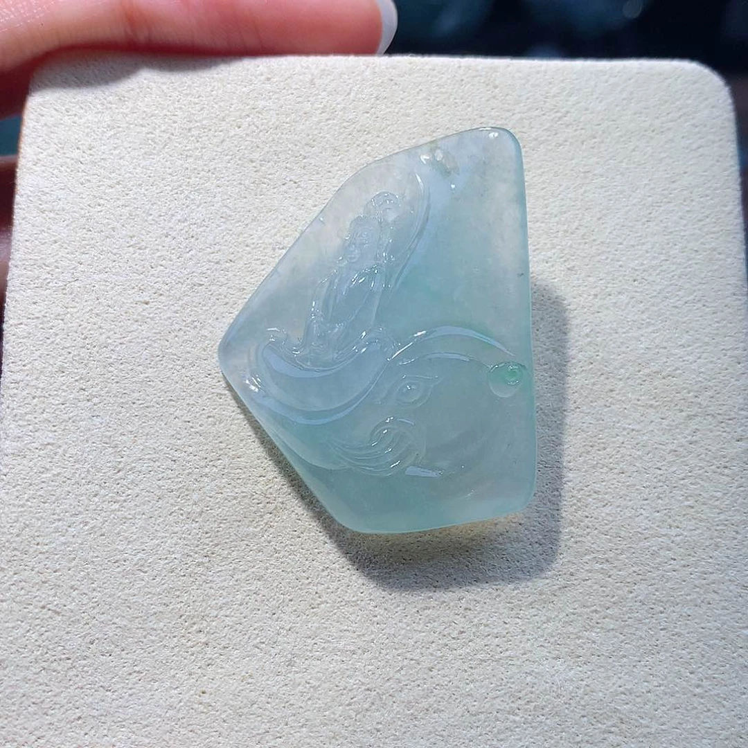 翡翠未镶嵌颈饰翡翠