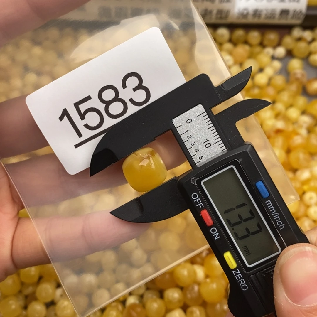 蜜蜡珠宝奇石未镶嵌