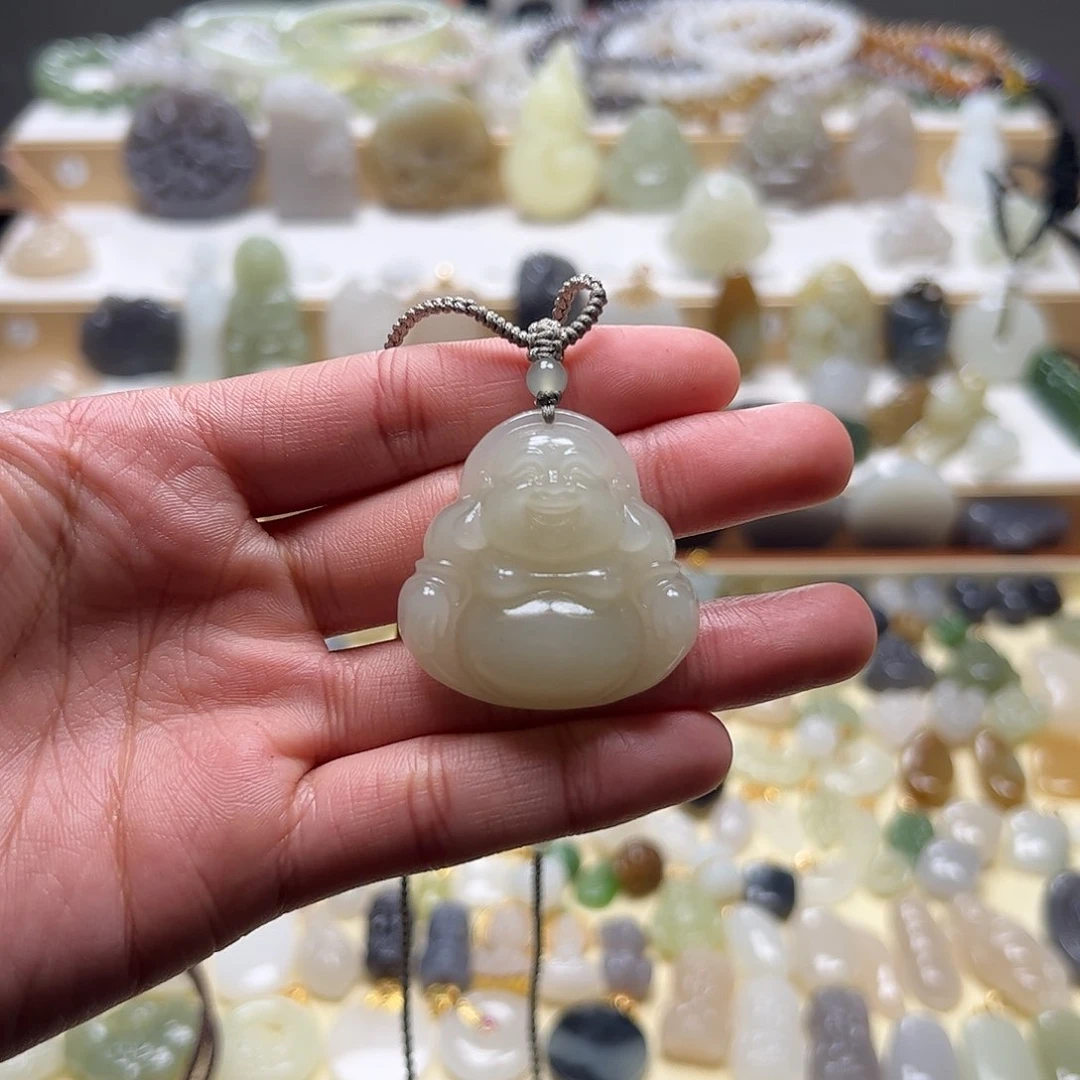 和田玉吊坠(赠链)未镶嵌少**肉