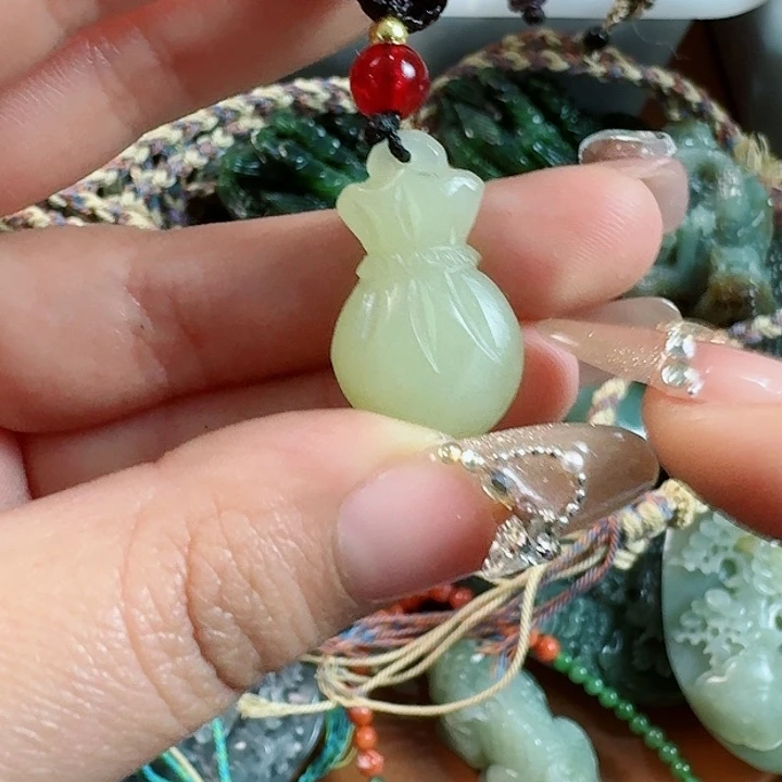 和田玉挂件未镶嵌