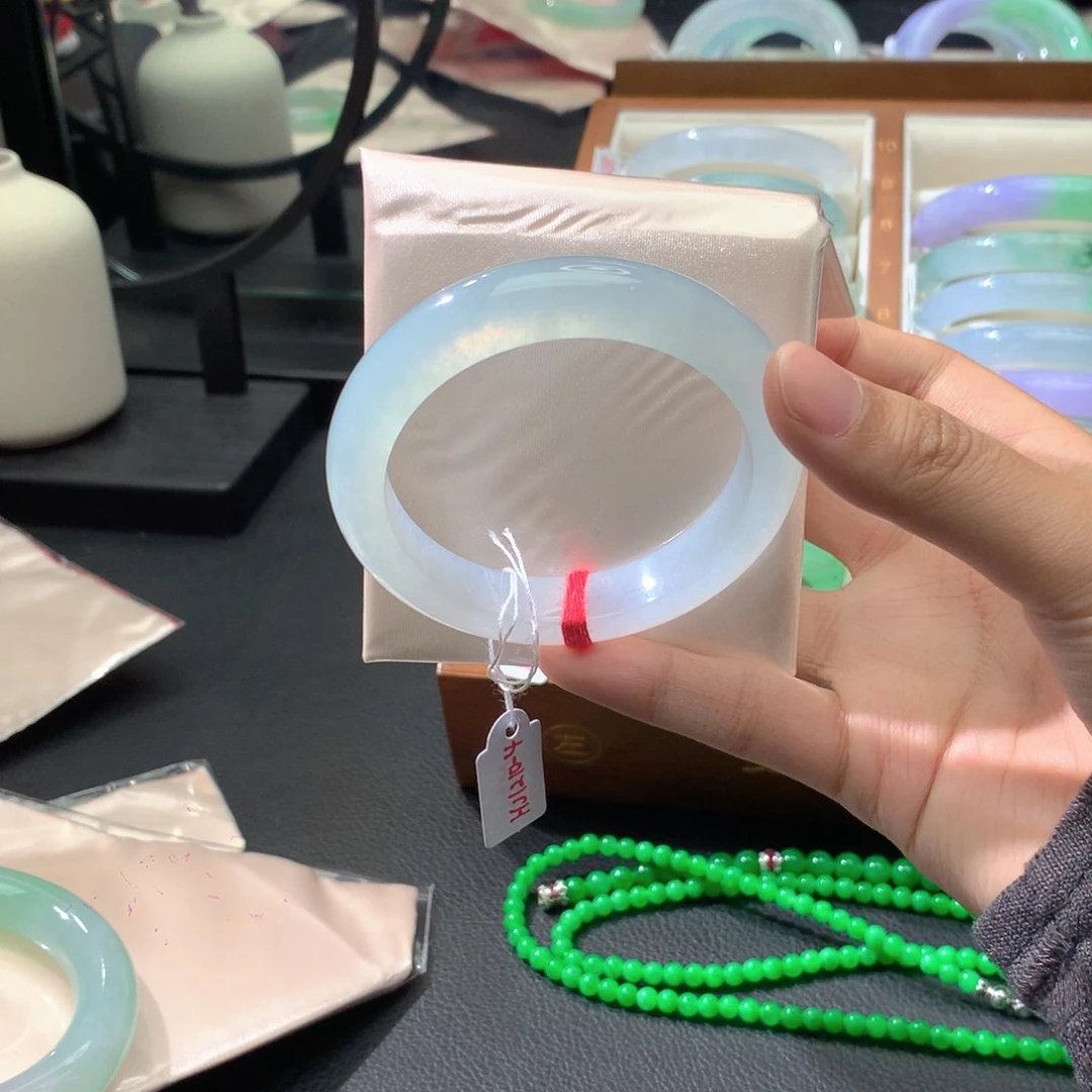 翡翠未镶嵌手镯正圈