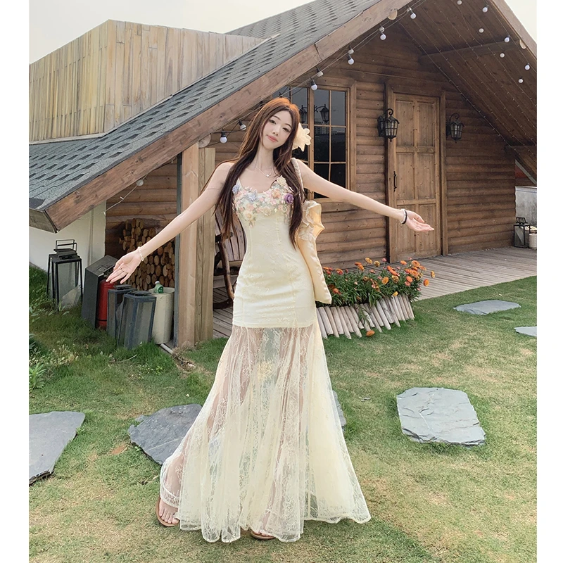 法式气质氛围感夏日绝美吊带连衣裙女夏蕾丝网纱纯欲海边度假裙子