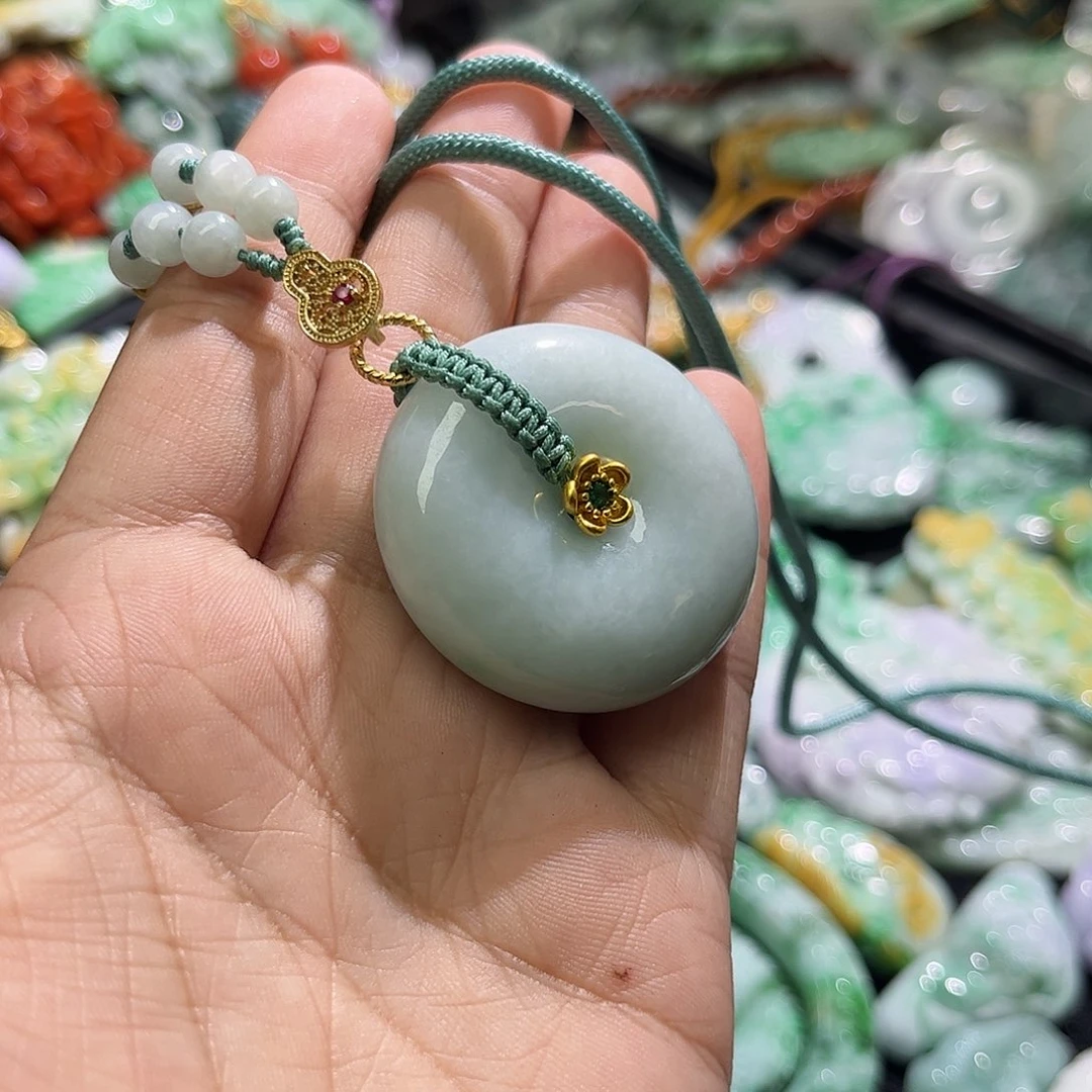 颈饰未镶嵌翡翠待编织