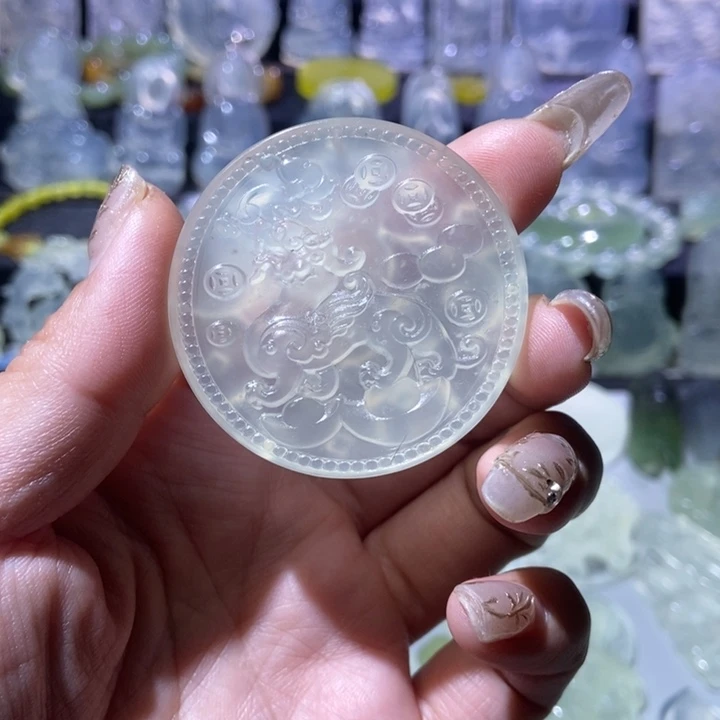 岫玉未镶嵌吸金兽吊坠