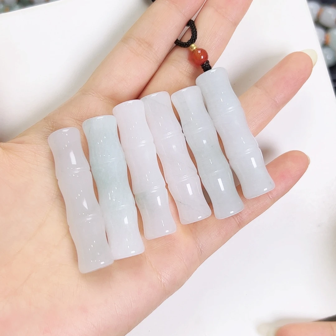 颈饰未镶嵌石英质玉竹节多样性发其一