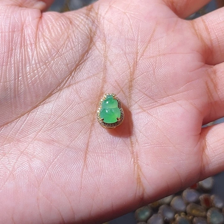 吊坠(不含链)18K金镶嵌翡翠R***～