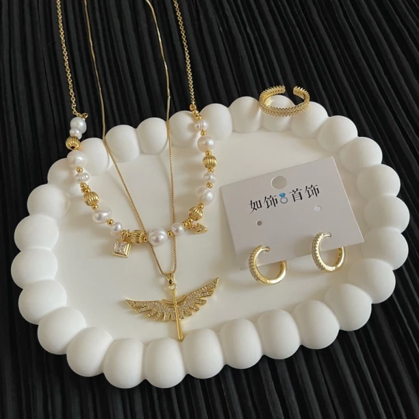 钛钢仿珍珠项链 如饰 天使翅膀双层链三件套首饰时尚百搭复古气质