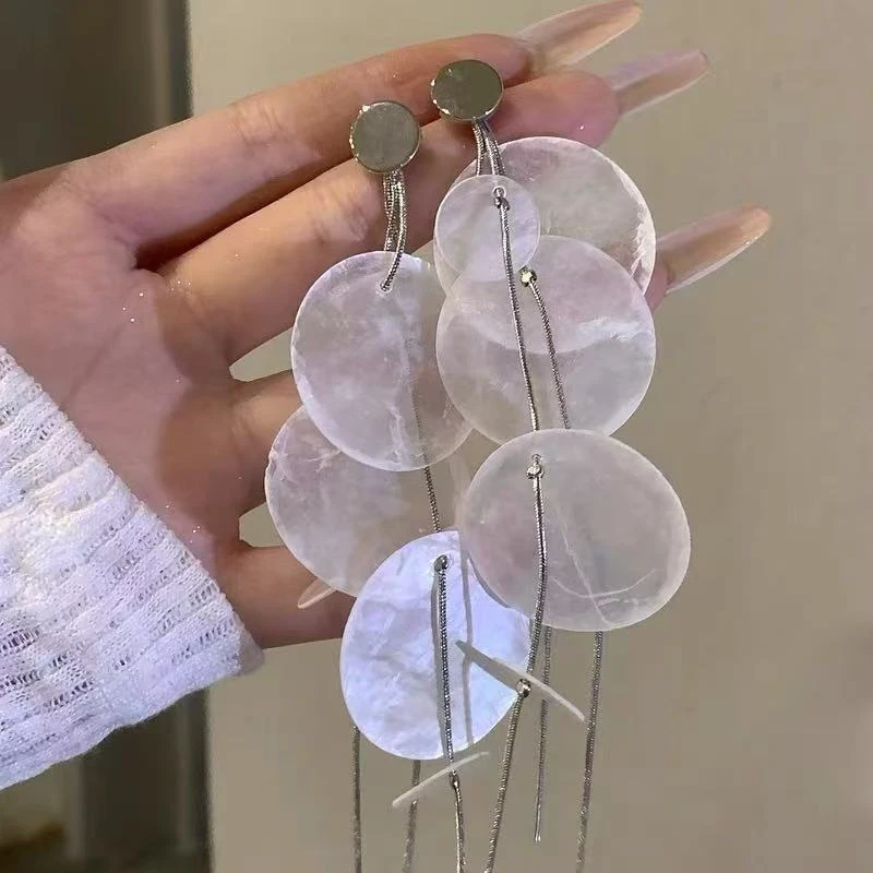 铜合金耳饰 风摇碎瓣~小众设计感天然贝贝长款流苏耳饰2025新爆款