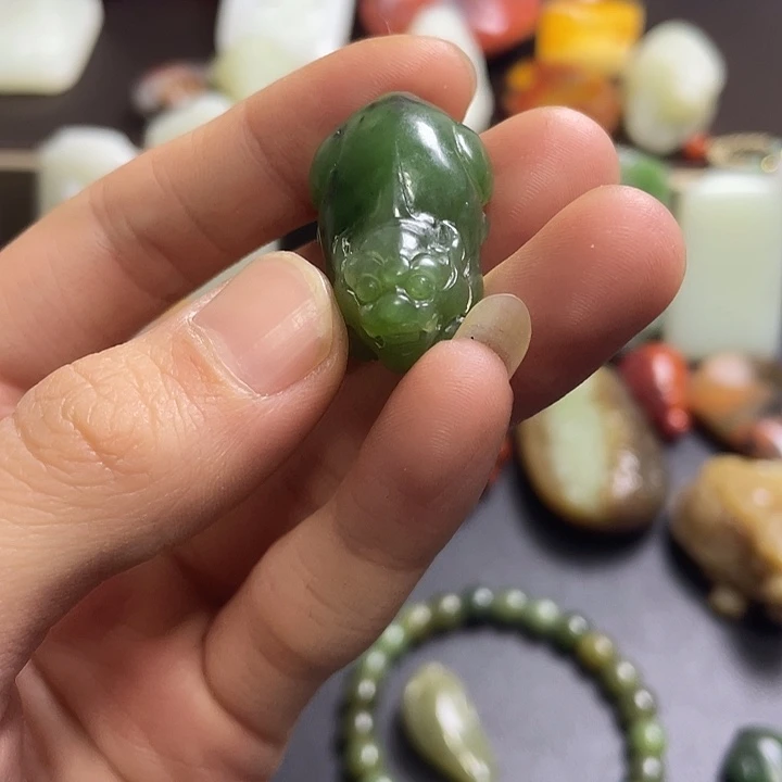 和田玉（碧玉）未镶嵌手链