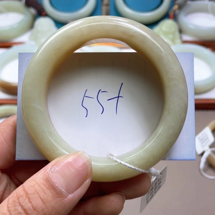 和田玉手镯未镶嵌幸****丽