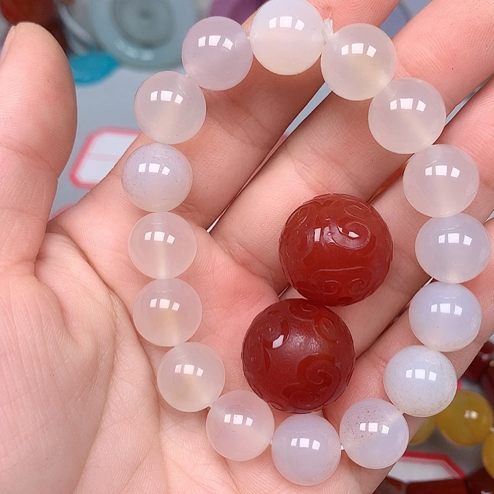 梦***悦未镶嵌颈饰玛瑙/玉髓