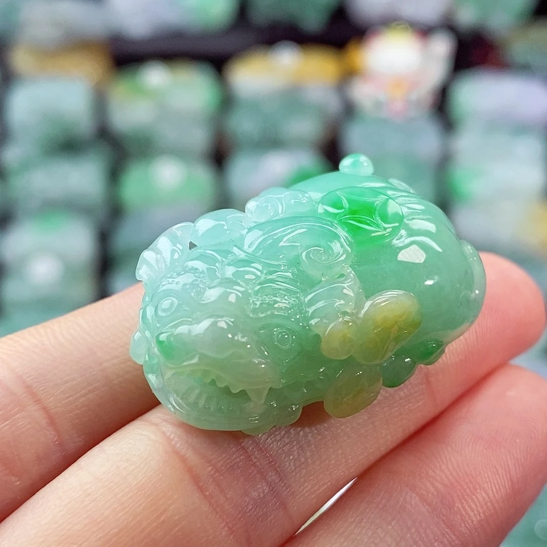 颈饰未镶嵌翡翠天然