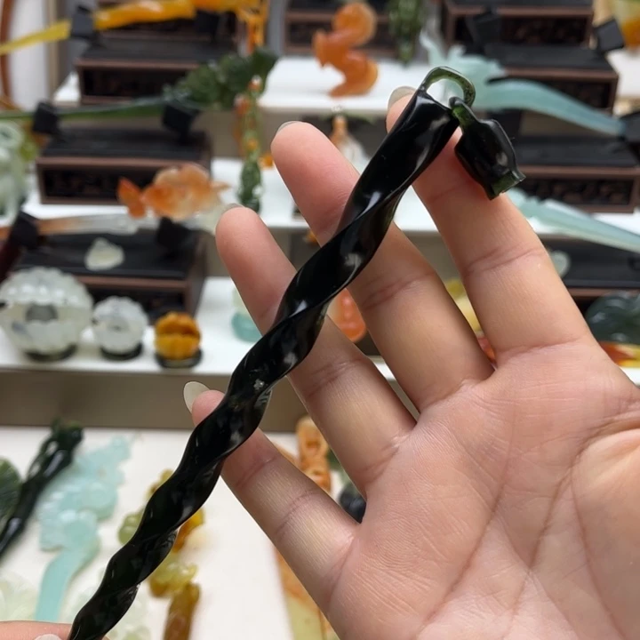 蛇纹石玉未镶嵌发簪