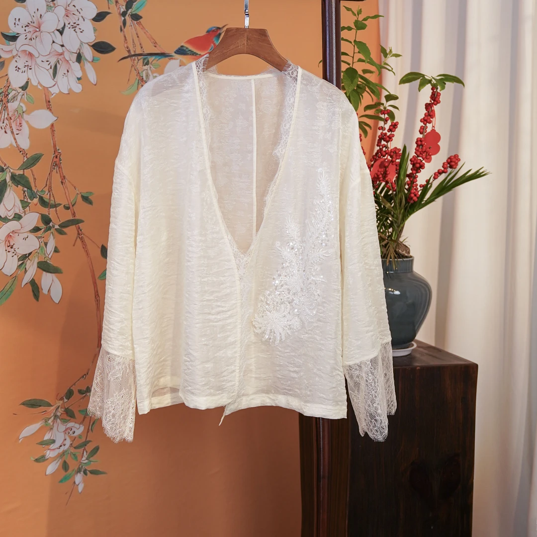 新中式重磅钉珠波浪边织带蝴蝶洒金提花V领长袖气质衬衫6511115