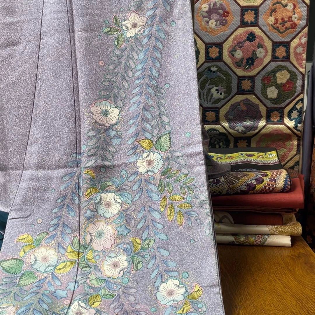 织绣紫色手绘和服