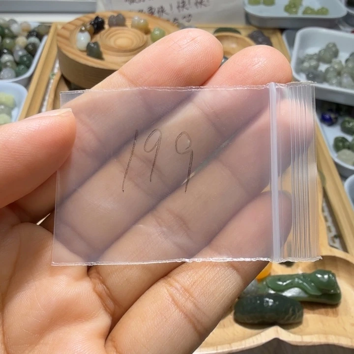小***珑和田玉未镶嵌珠宝半成品