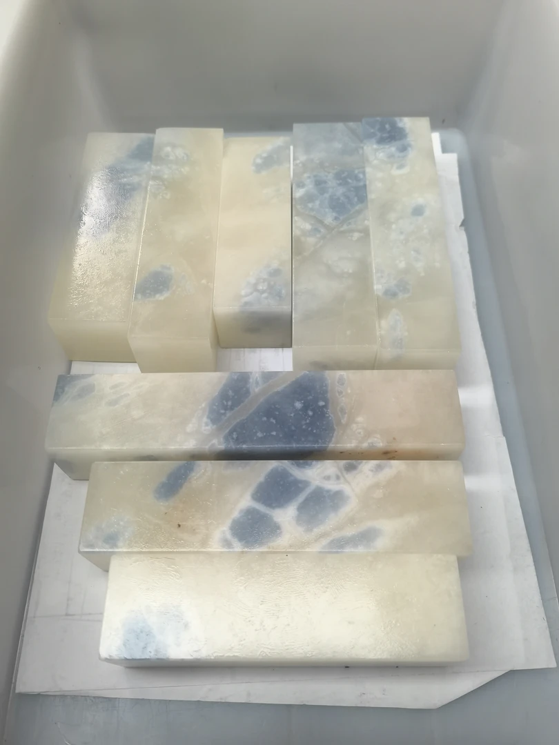 拧老师的西班牙蓝冰石