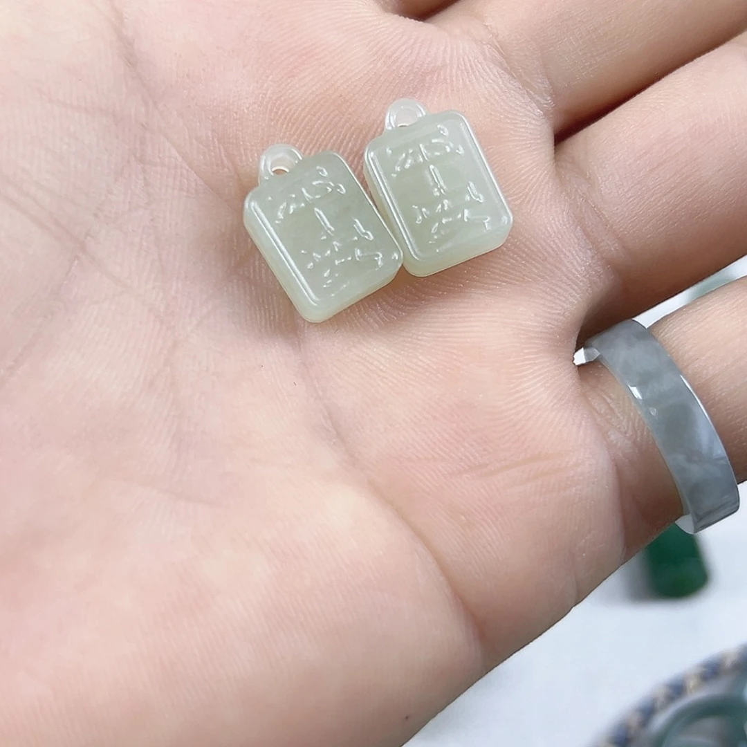 颈饰未镶嵌和田玉（糖玉）