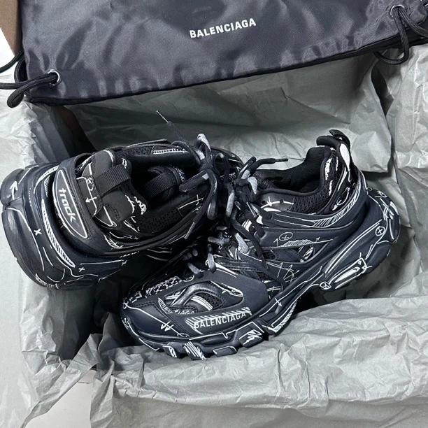 未使用 Balenciaga/巴黎世家 全新Track系列 黑色涂鸦 休闲老爹鞋