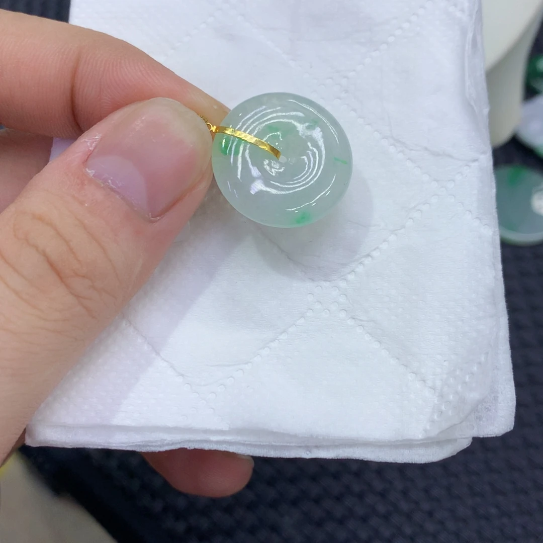 翡翠18K金镶嵌颈饰翡翠