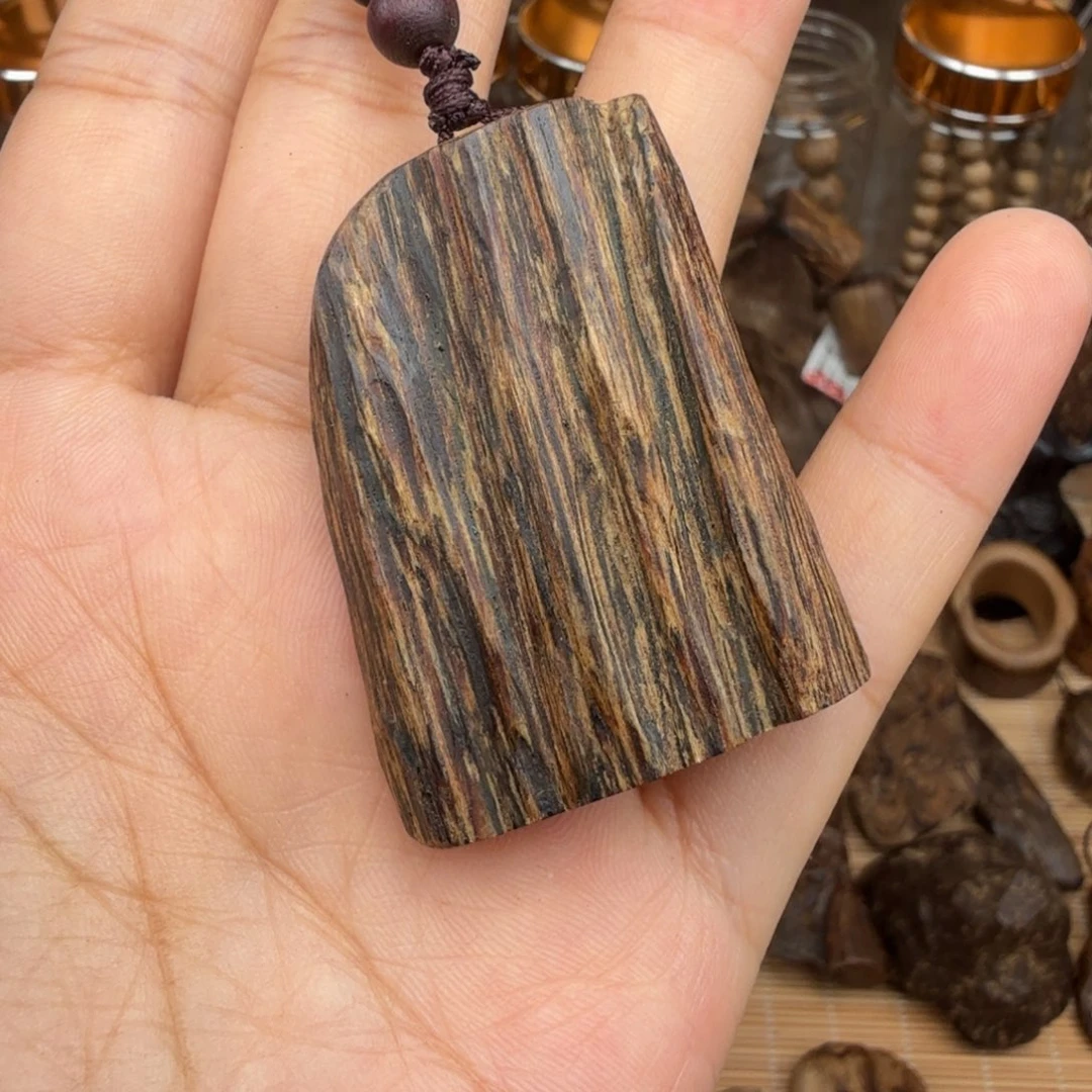 沉香沉香碎屑文莱无事牌 5.5 克