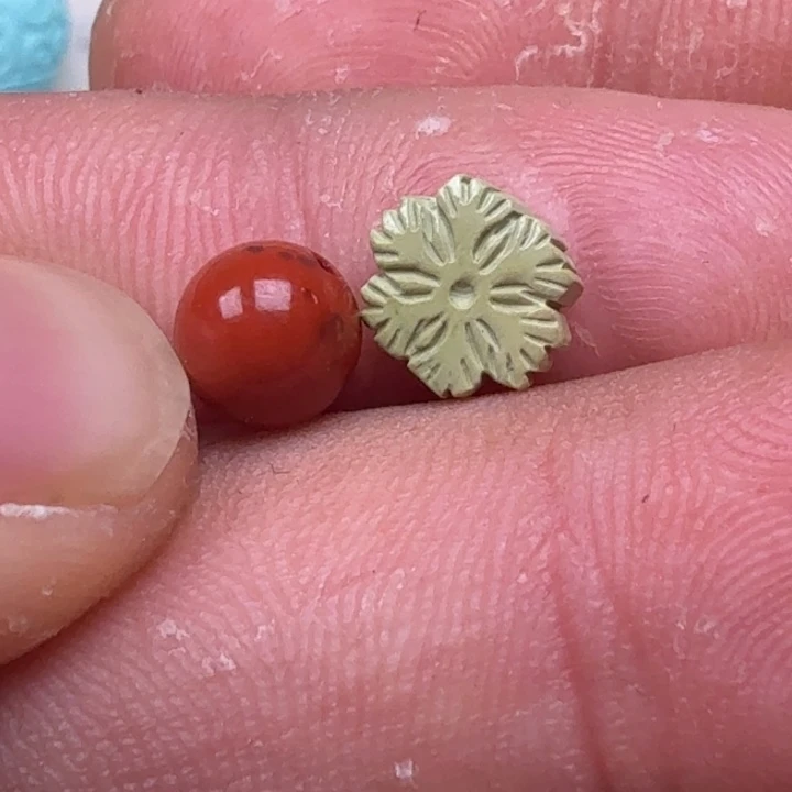 南红玛瑙未镶嵌珠宝奇石