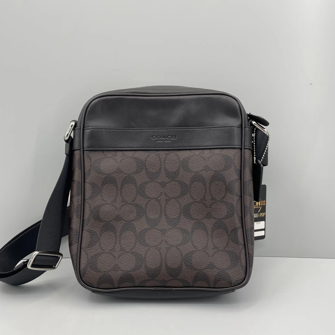 95新 COACH/蔻驰 黑拼棕老花男士斜挎包23*26*6cmE040309