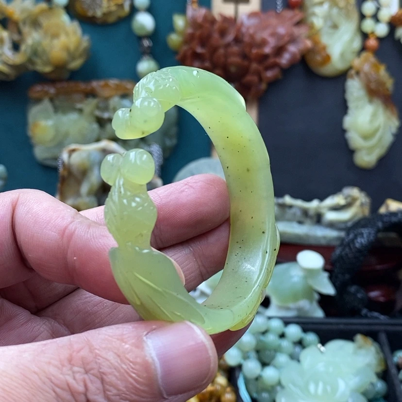 【闪购商品】蛇纹石玉手镯未镶嵌