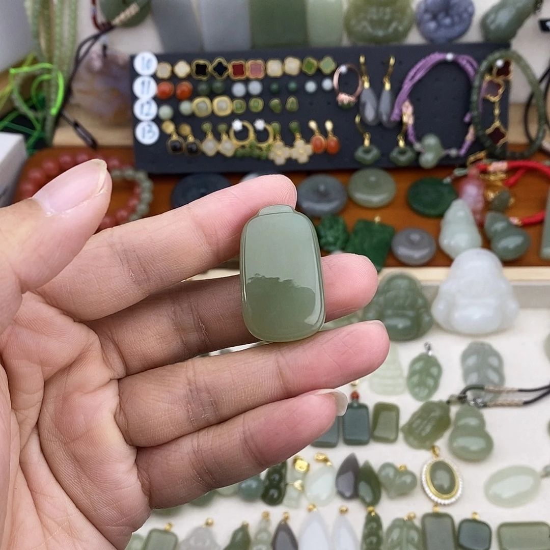 和田玉未镶嵌吊坠(不含链)