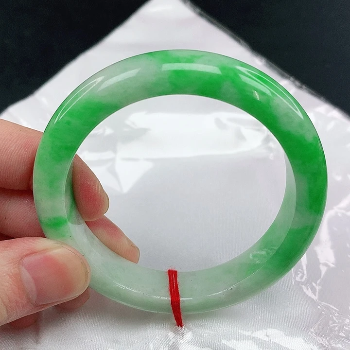 翡翠手镯未镶嵌圈53.5。3402打8.8折