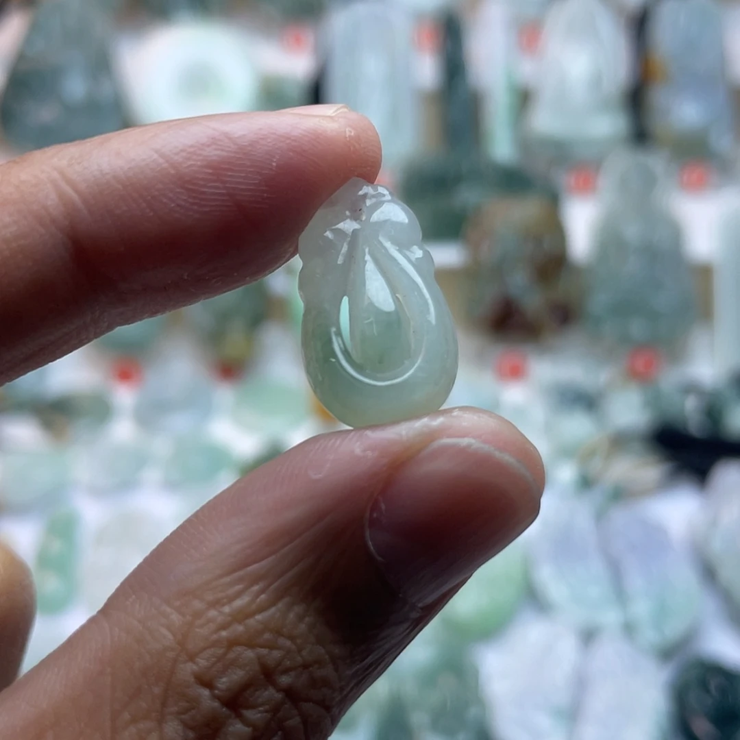 【闪购商品】颈饰未镶嵌翡翠福贝