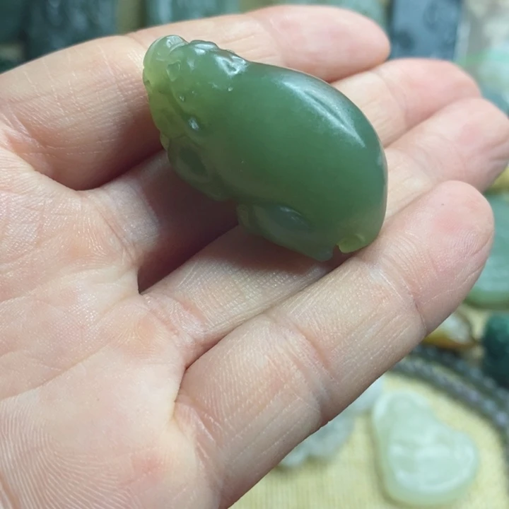 和田玉吊坠未镶嵌