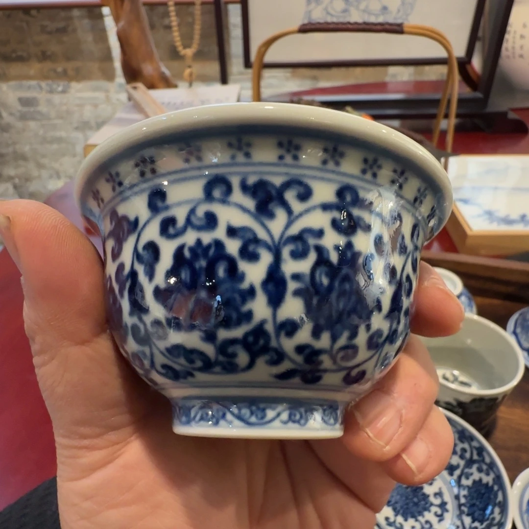 瓷柴窑缠枝莲压亲手杯