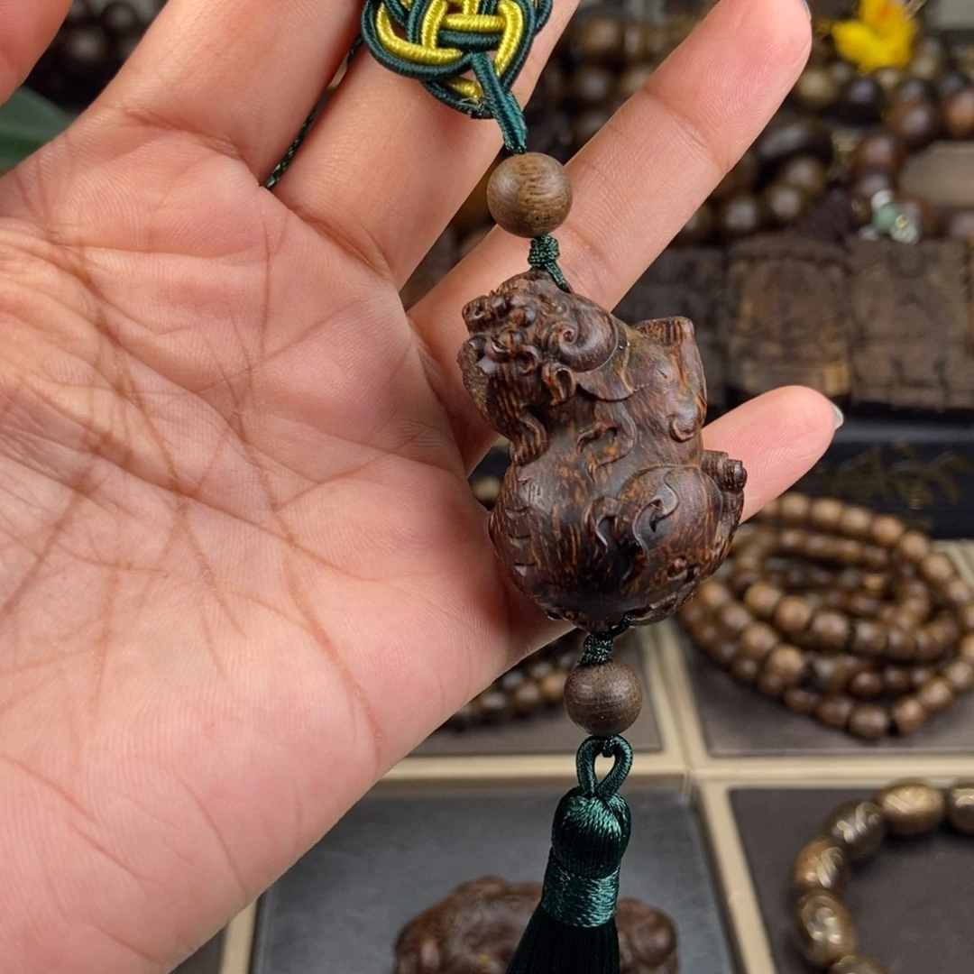 手把件沉香木?****饰越南白