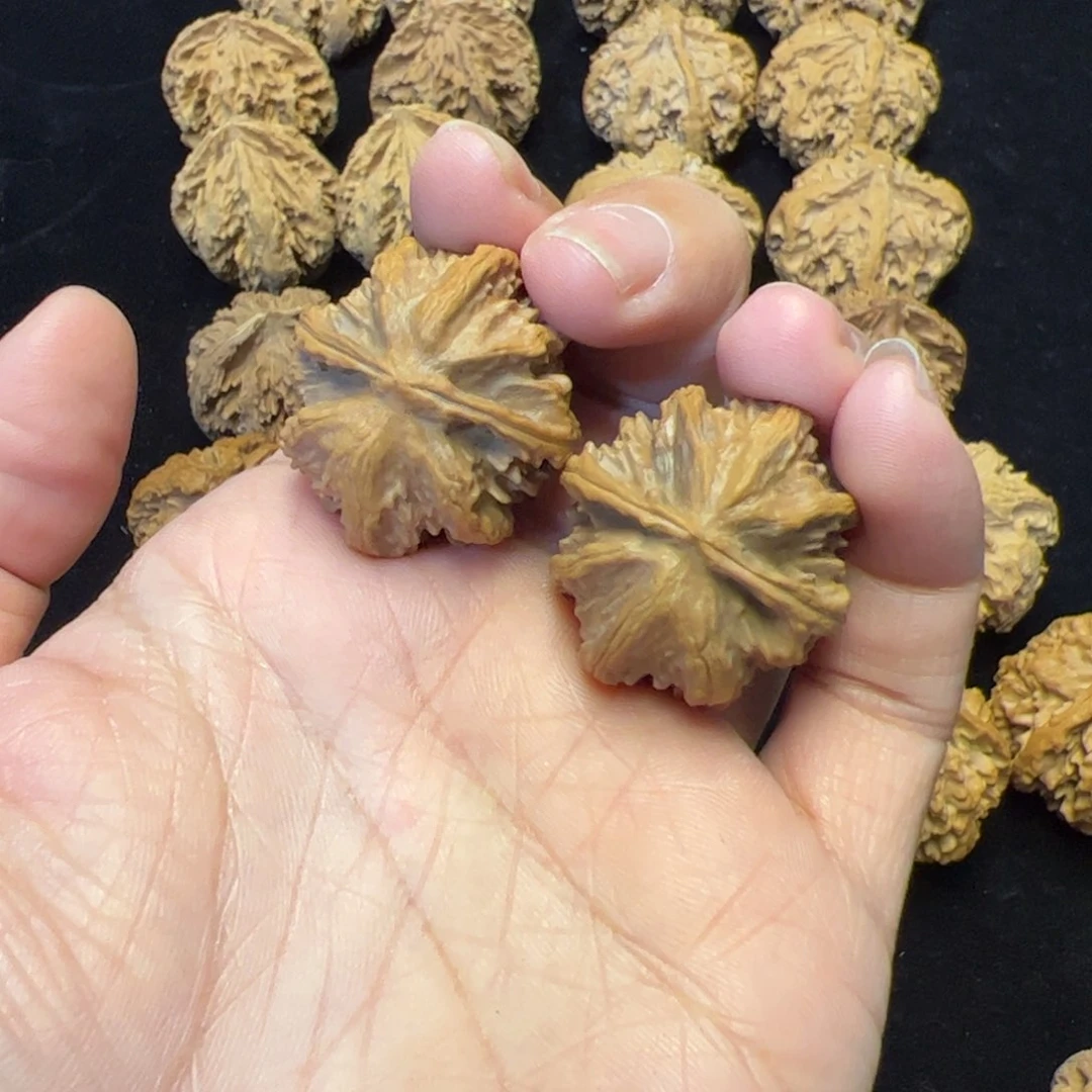 文玩核桃把件追**?秦岭野生文玩核桃
